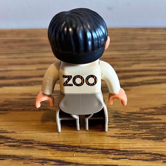 Lego duplo zookeeper figure - Picture 2 of 5